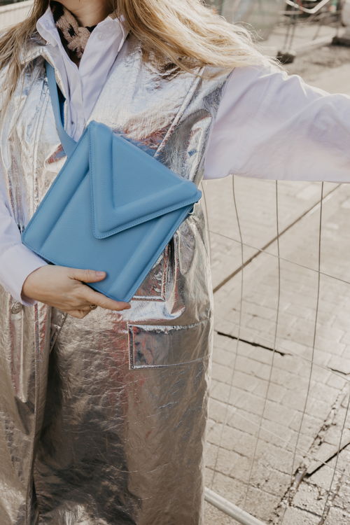 Mieke Dierkx - Belt bag bleu ciel - €445
