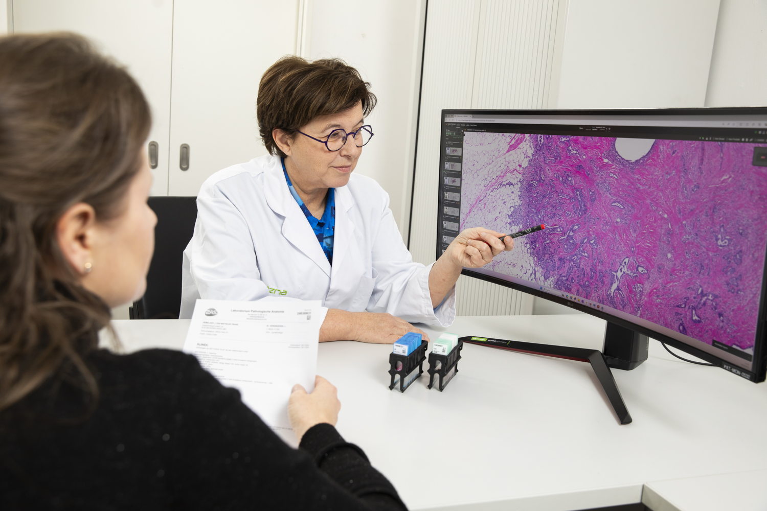 Patiënten van ZAS kunnen een patholoog vragen stellen over de diagnose van hun weefselonderzoek. (Foto: ZAS)