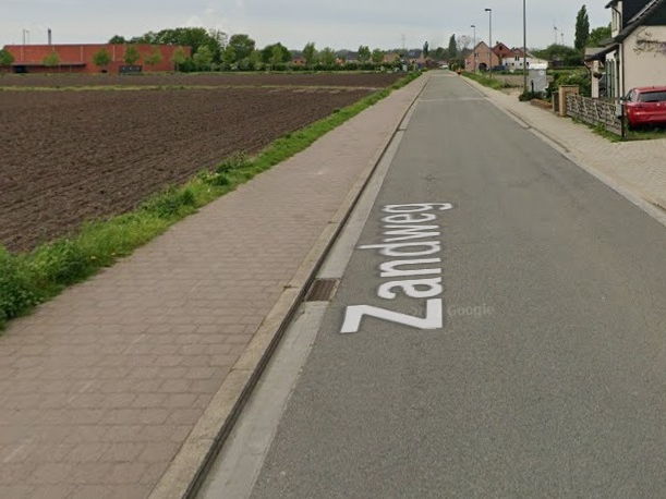 Eénrichtingsverkeer in de Zandweg door asfalteringswerken fietspad 