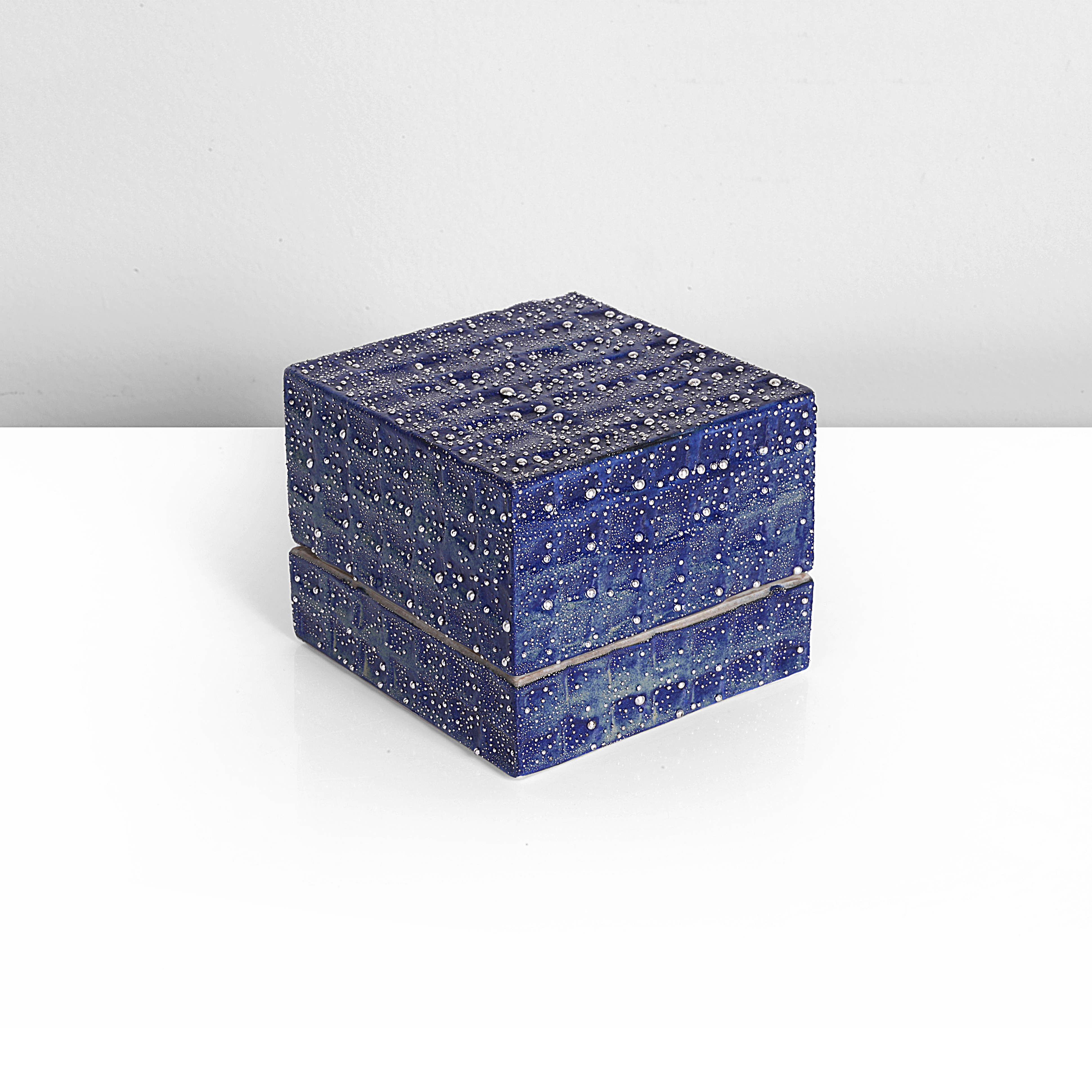 Lidded box by Kondo Takahiro 2005 £4,165