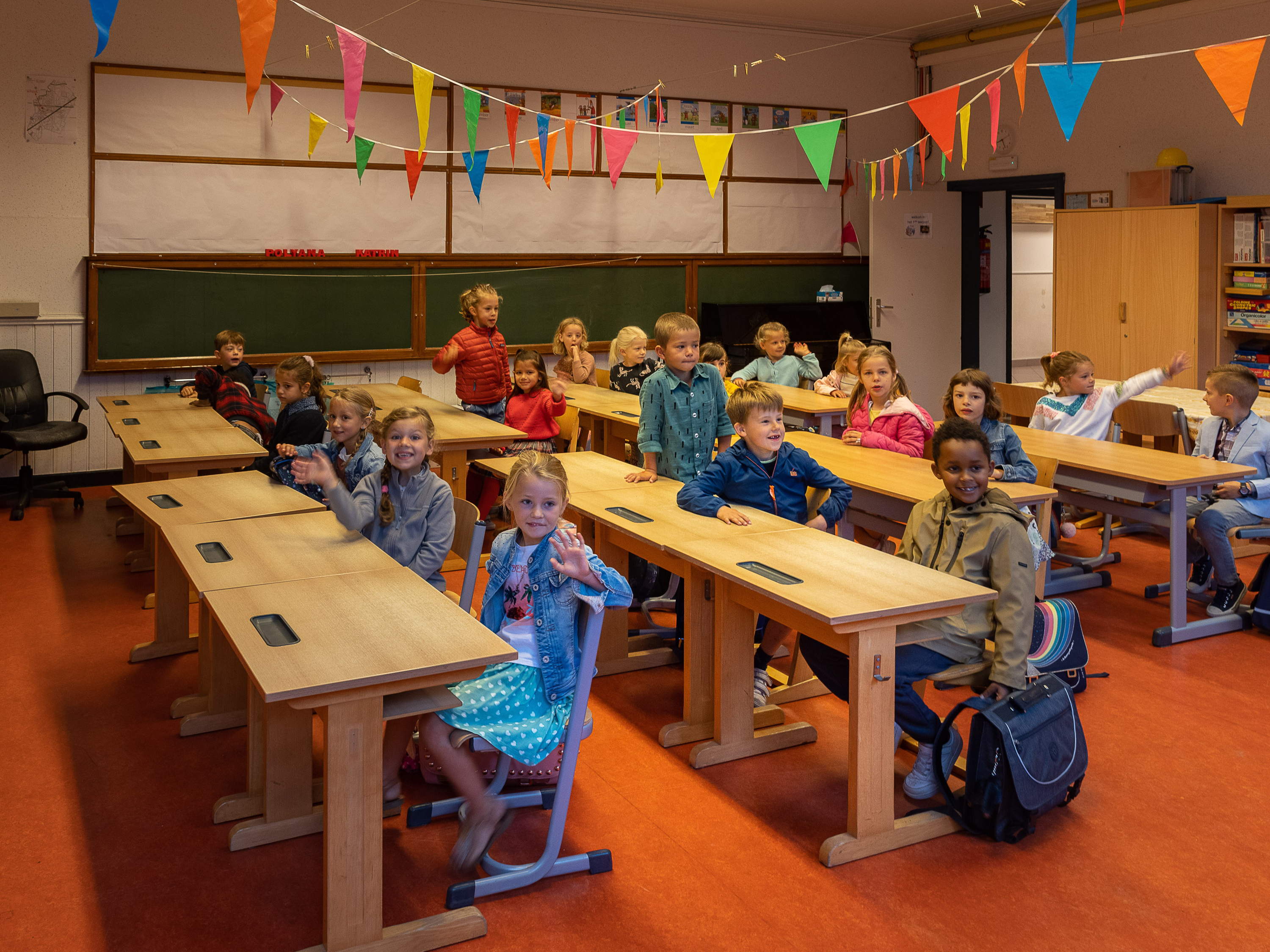 Flanders plans to open region-wide summer schools in 2026, while Antwerp is welcoming 600 pupils this year