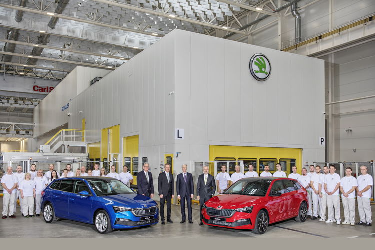 On 7 February 2019, the first series-produced ŠKODA
SCALA rolled off the production line. ŠKODA is
completely repositioning itself in the compact car
segment with this all-new compact car.