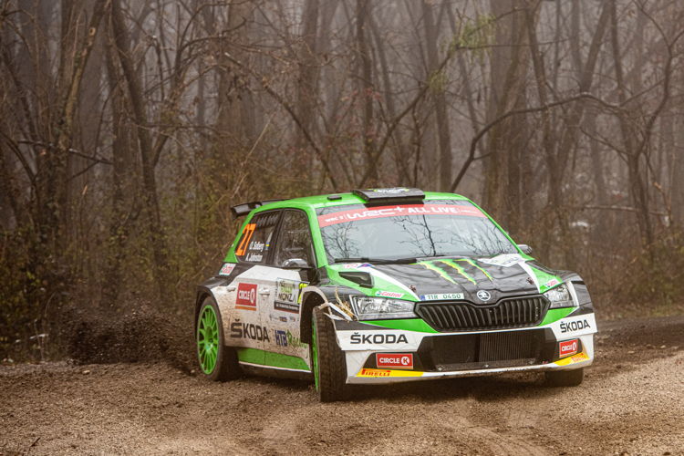 ŠKODA Motorsport supported, 19 years young Oliver
Solberg (SWE) and co-driver Aaron Johnston (IRL)
achieved remarkable results in the FIA World Rally
Championship 2020 with their ŠKODA FABIA Rally2 evo.
